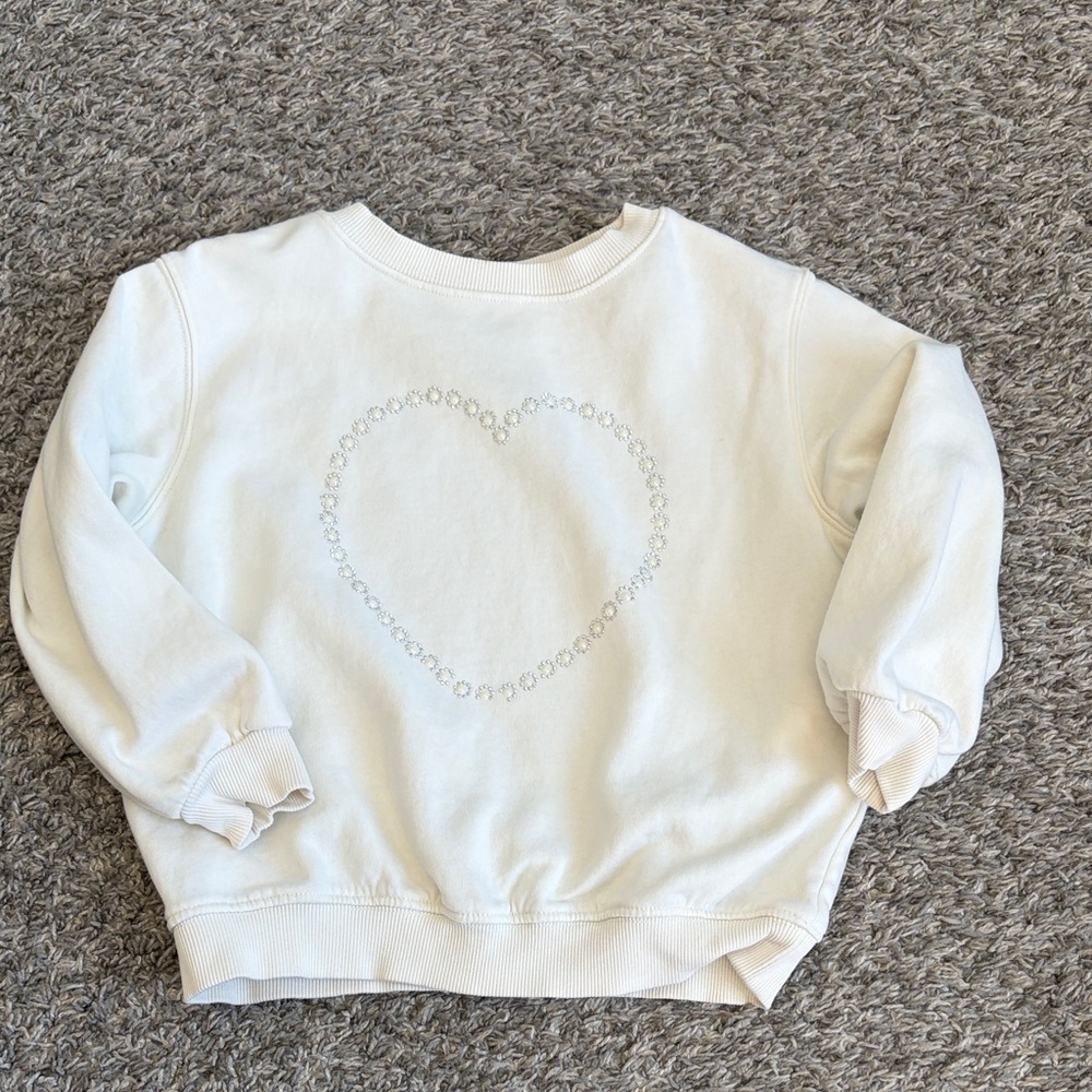 Heart print white graphic sweatshirt size 5/6T toddler girl